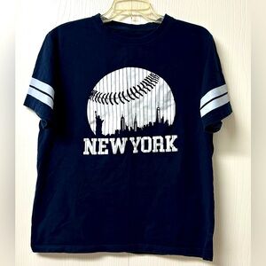 Woman’s New York City Baseball T-Shirt Size Large